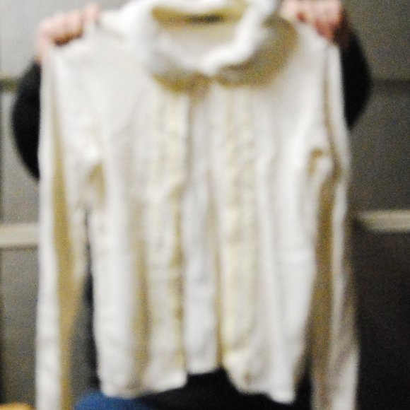 OFF WHITE CARDIGAN WITH REMOVEABLE FAUX FUR LIKE COLLAR - Picture 1 of 2